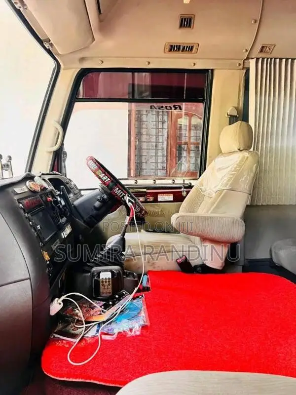 Mitsubishi Rosa 2015 Bus (Used)
