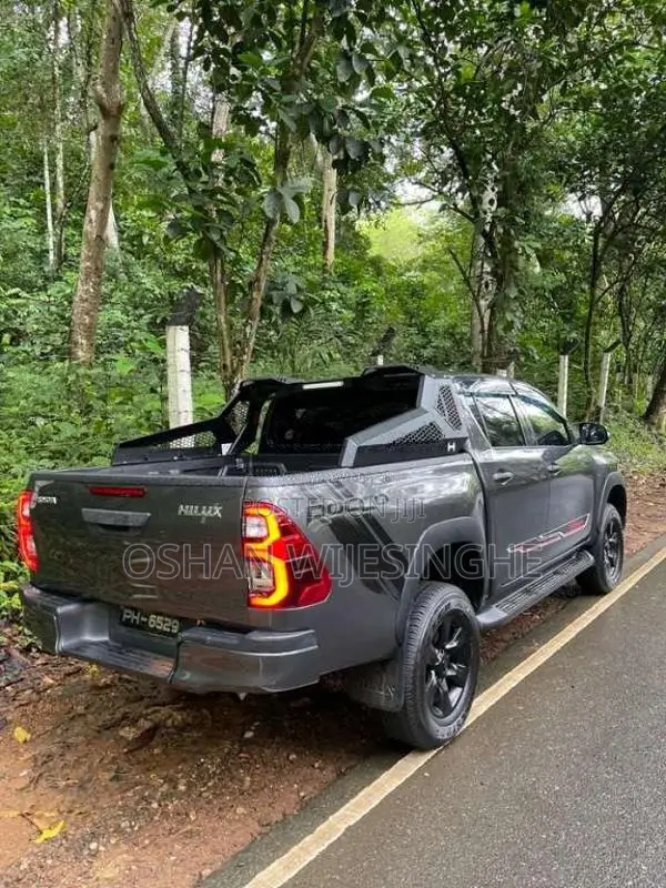Toyota Hilux 2016 Pickup (Used)