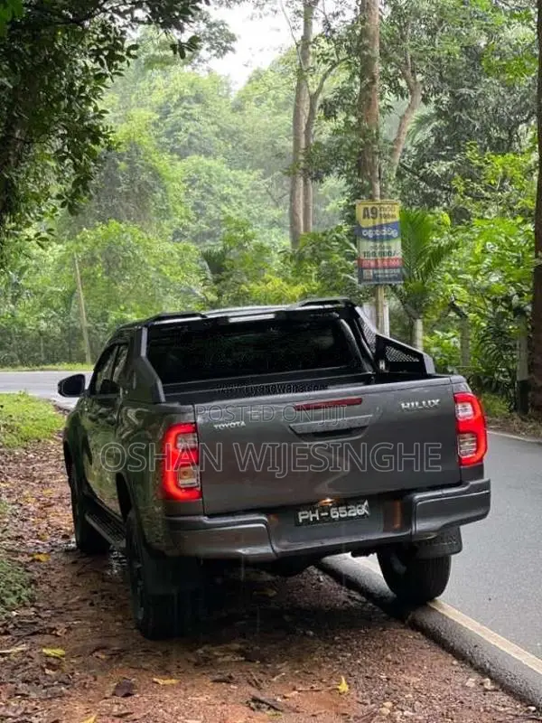 Toyota Hilux 2016 Pickup (Used)