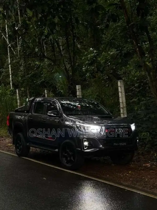 Toyota Hilux 2016 Pickup (Used)