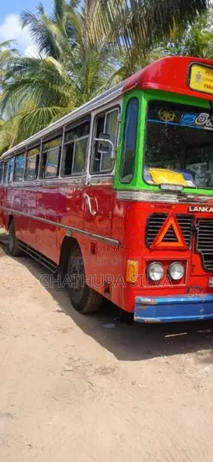 Ashok-Leyland Viking 2005 Bus (Used)