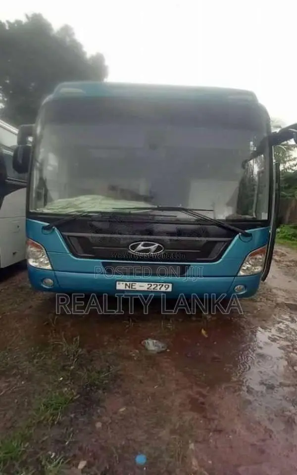Hyundai Universal 2011 Bus (Used)
