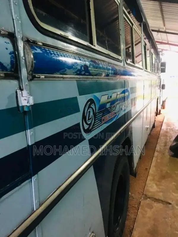 Ashok-Leyland Viking 2002 Bus (Used)
