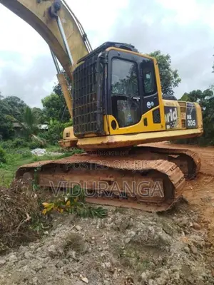 Komatsu 205 2013 Heavy-Duty (Used)