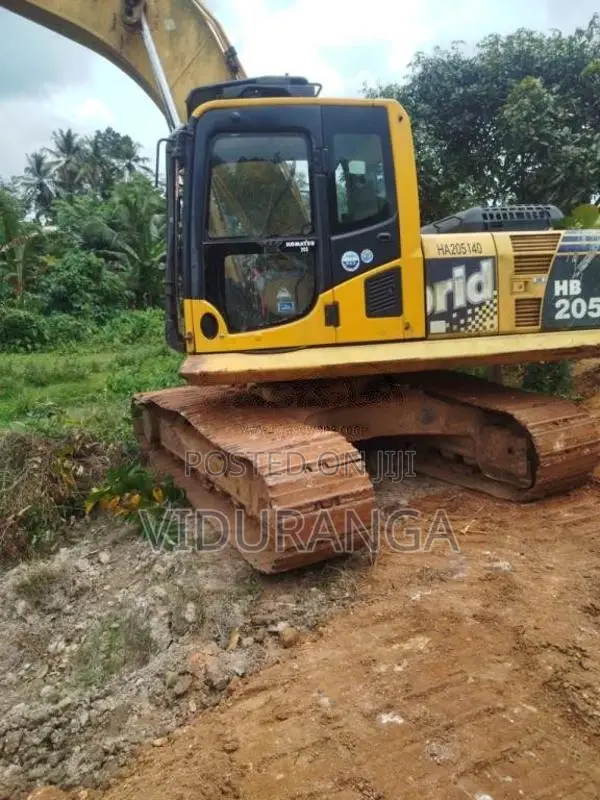 Komatsu 205 2013 Heavy-Duty (Used)