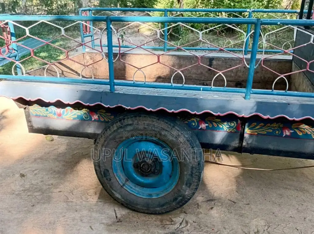 Kubota K700 2002 Tractor (Used)