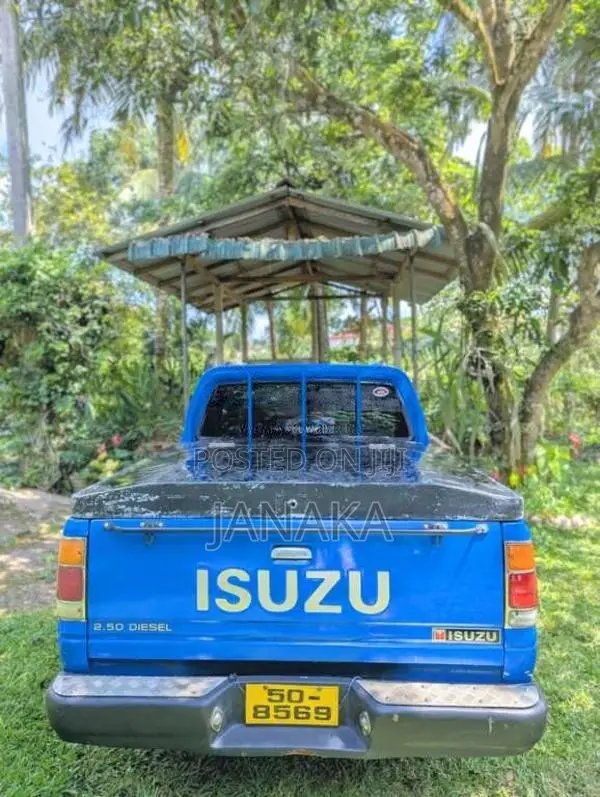 Isuzu Double Cab 1988 Pickup (Used)
