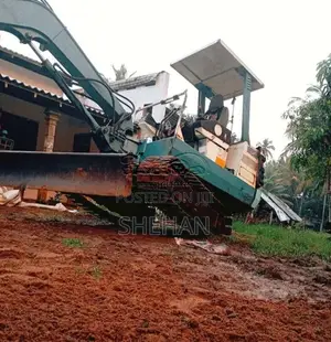 Mitsubishi Excavator 2000 Heavy-Duty (Used)