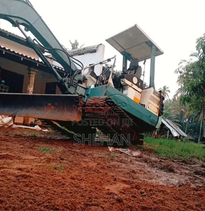 Mitsubishi Excavator 2000 Heavy-Duty (Used)