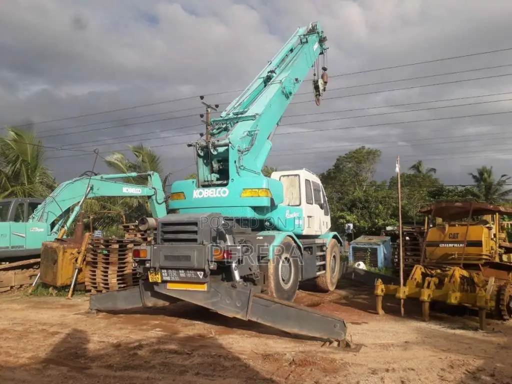 Kobelco 25 Ton Crane 1997 Heavy-Duty (Used)