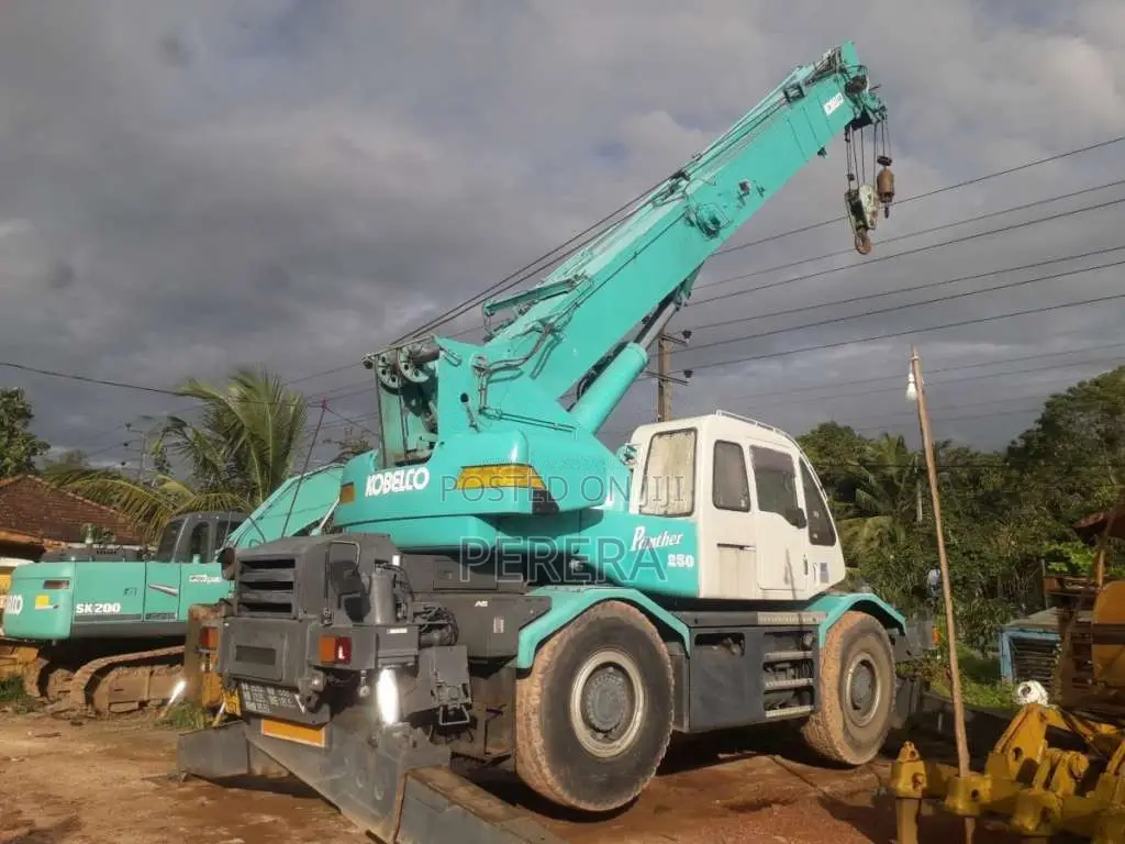 Kobelco 25 Ton Crane 1997 Heavy-Duty (Used)