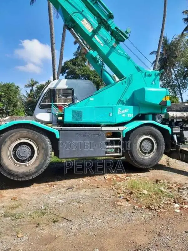 Kobelco 25 Ton Crane 1997 Heavy-Duty (Used)