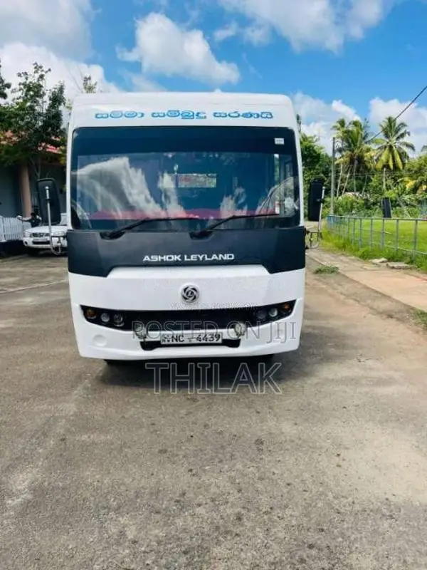 Ashok-Leyland Mitra 2015 Bus (Used)