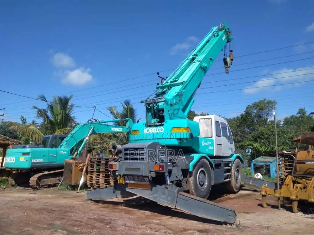 Kobelco 25 Ton Crane 1997 Heavy-Duty (Used)