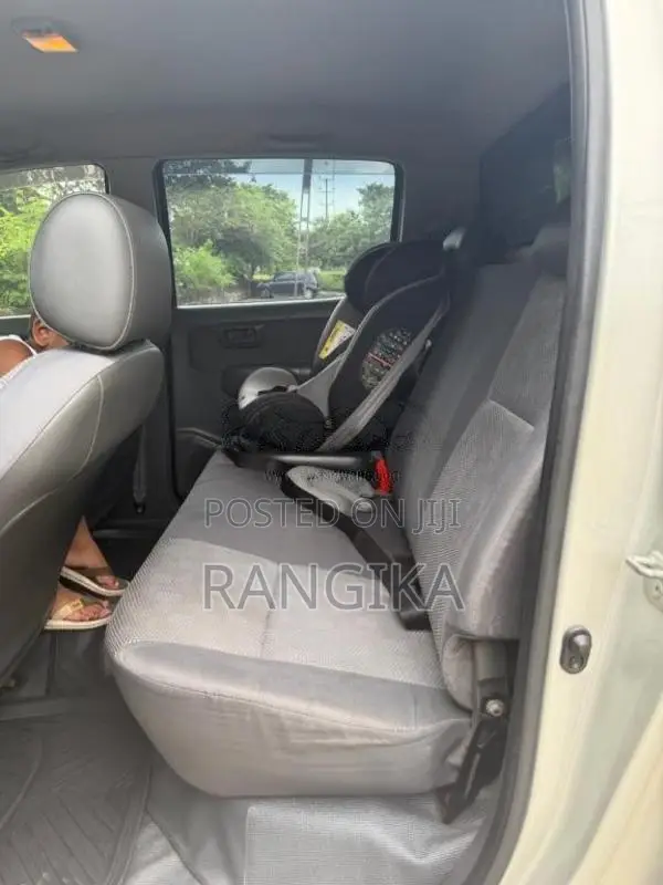 Toyota Hilux 2012 Pickup (Used)