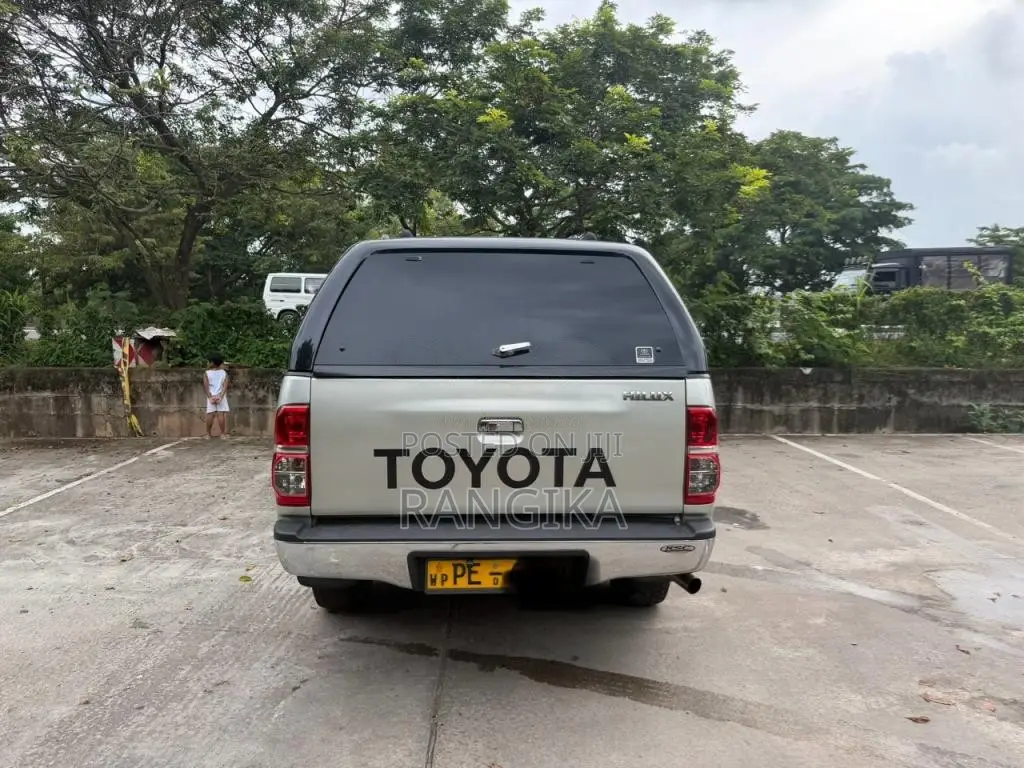 Toyota Hilux 2012 Pickup (Used)