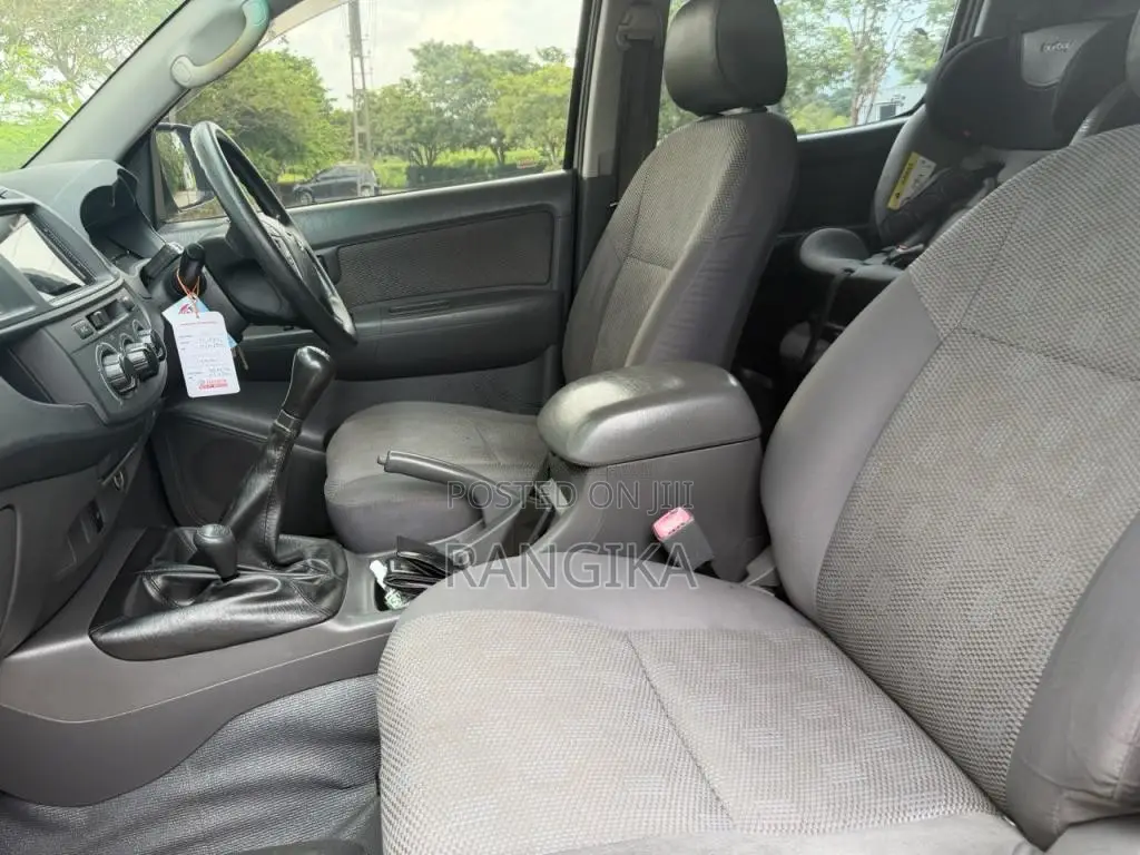 Toyota Hilux 2012 Pickup (Used)