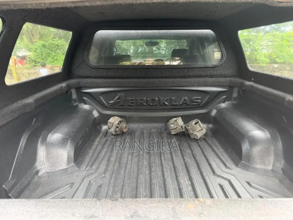 Toyota Hilux 2012 Pickup (Used)