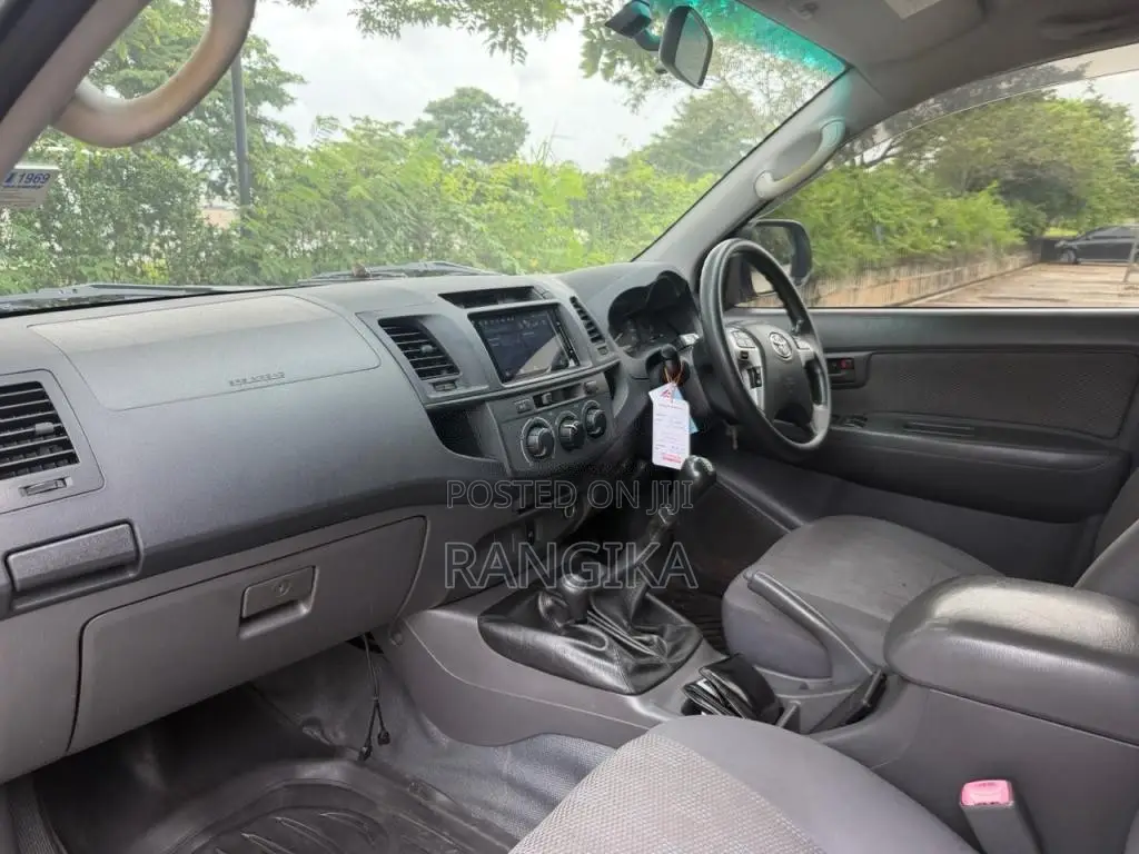 Toyota Hilux 2012 Pickup (Used)