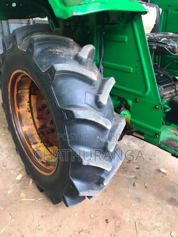John-Deere Tractor 2015 Tractor (Used)
