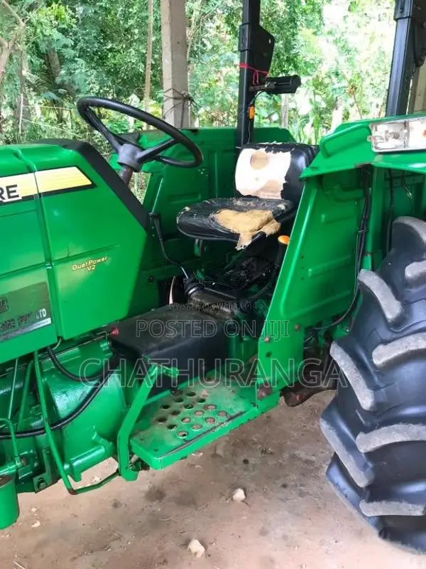 John-Deere Tractor 2015 Tractor (Used)