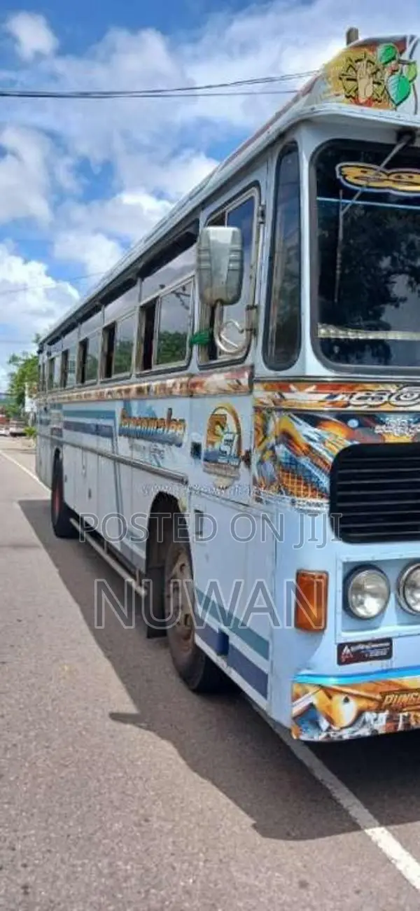 Ashok-Leyland Viking 2004 Bus (Used)