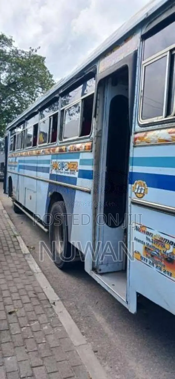 Ashok-Leyland Viking 2004 Bus (Used)