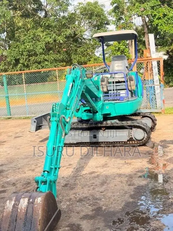Komatsu Excavator PC 30-8 2005 Heavy-Duty (Used)