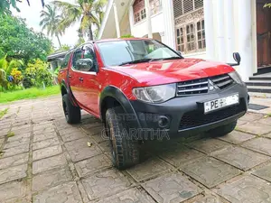 Mitsubishi Cab 2013 Pickup (Used)