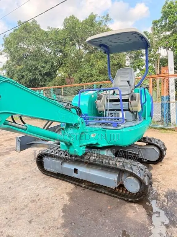 Komatsu Excavator PC 30-8 2005 Heavy-Duty (Used)