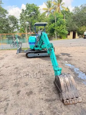 Komatsu Excavator PC 30-8 2005 Heavy-Duty (Used)