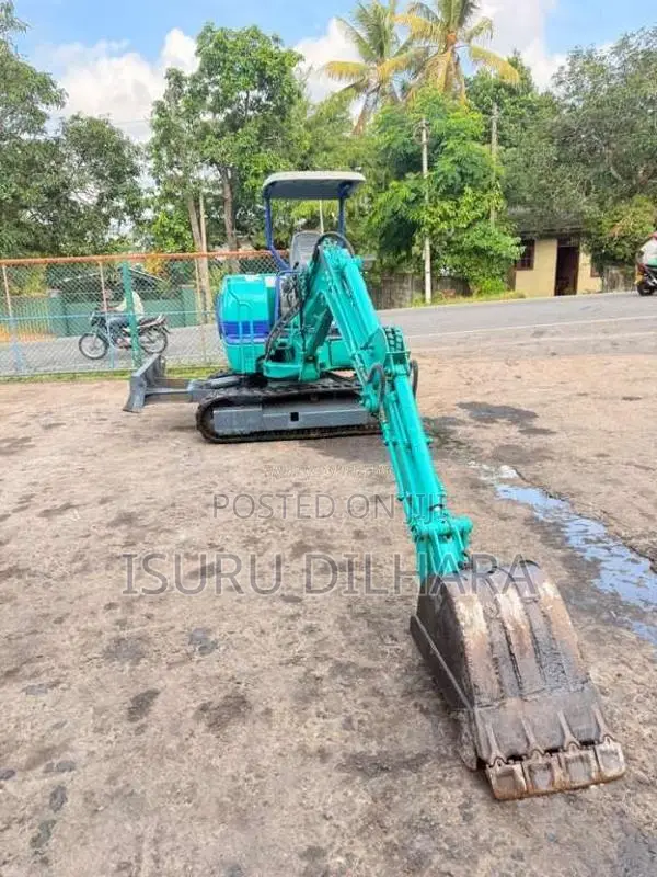 Komatsu Excavator PC 30-8 2005 Heavy-Duty (Used)