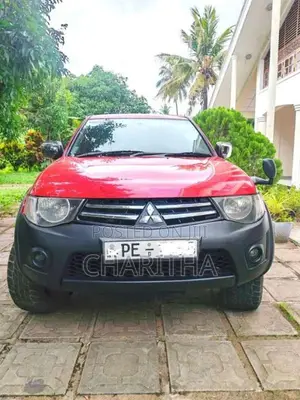 Mitsubishi Cab 2013 Pickup (Used)