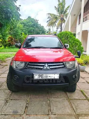 Mitsubishi Cab 2013 Pickup (Used)