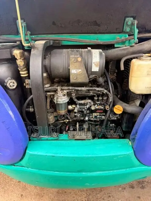 Komatsu Excavator PC 30-8 2005 Heavy-Duty (Used)