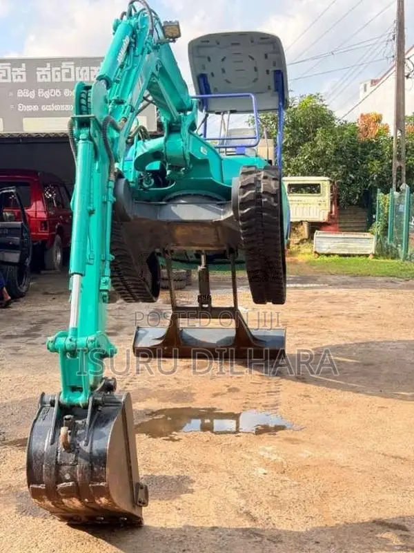 Komatsu Excavator PC 30-8 2005 Heavy-Duty (Used)