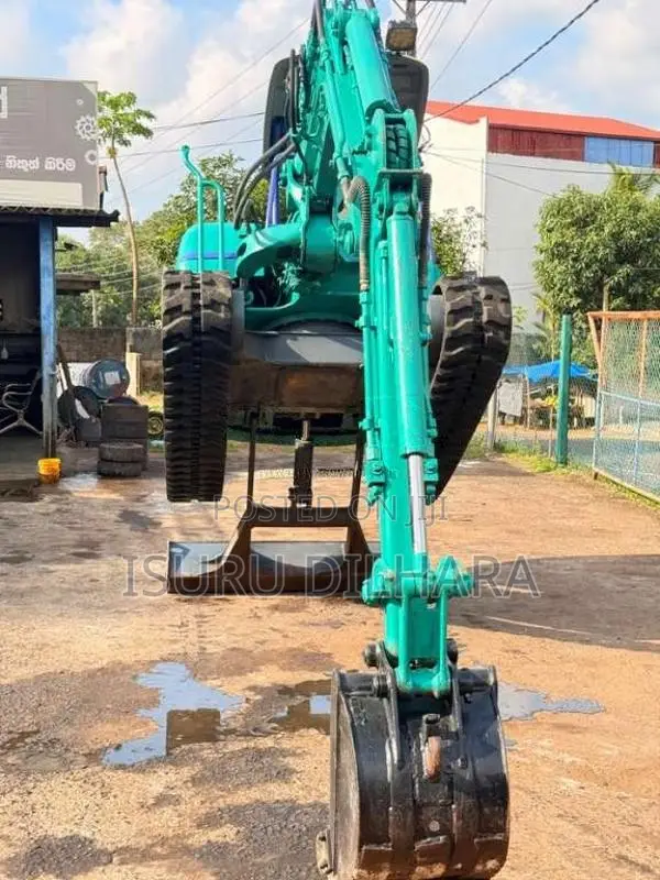Komatsu Excavator PC 30-8 2005 Heavy-Duty (Used)