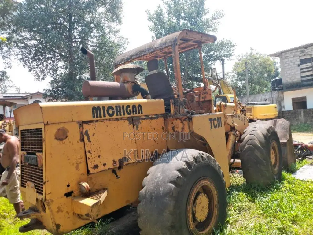 Komatsu TCM 75 Japan Wheel Loader 1989 Heavy-Duty (Used)