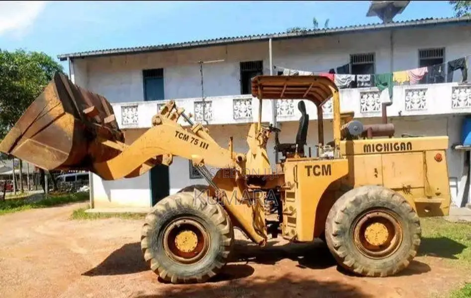Komatsu TCM 75 Japan Wheel Loader 1989 Heavy-Duty (Used)
