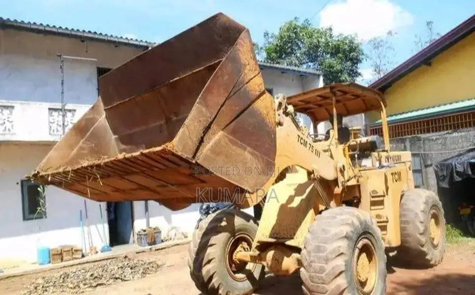 Komatsu TCM 75 Japan Wheel Loader 1989 Heavy-Duty (Used)