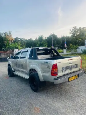 Toyota Hilux 3 0 2012 Pickup (Used)
