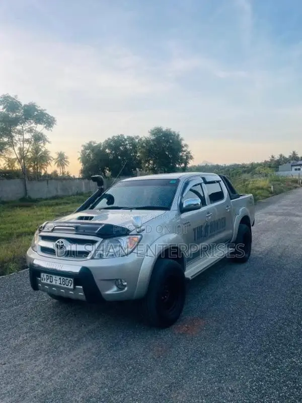 Toyota Hilux 3 0 2012 Pickup (Used)