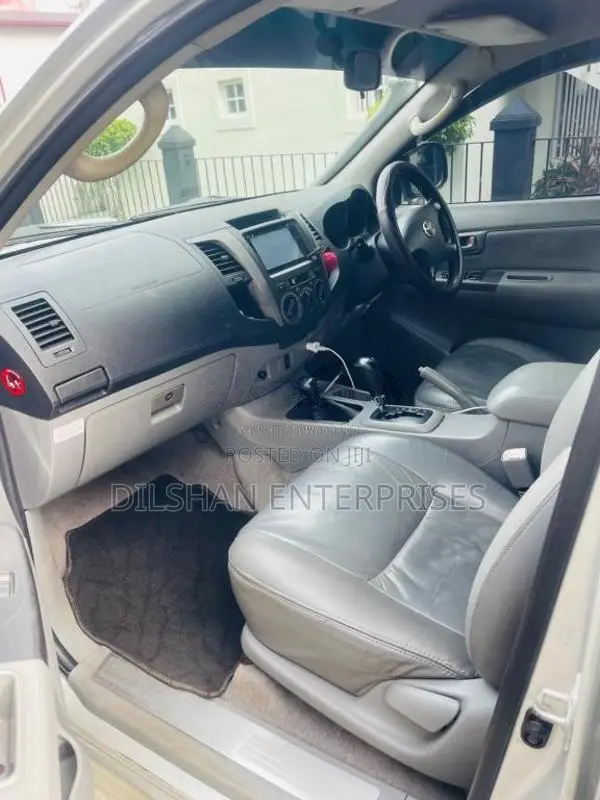 Toyota Hilux 3 0 2012 Pickup (Used)