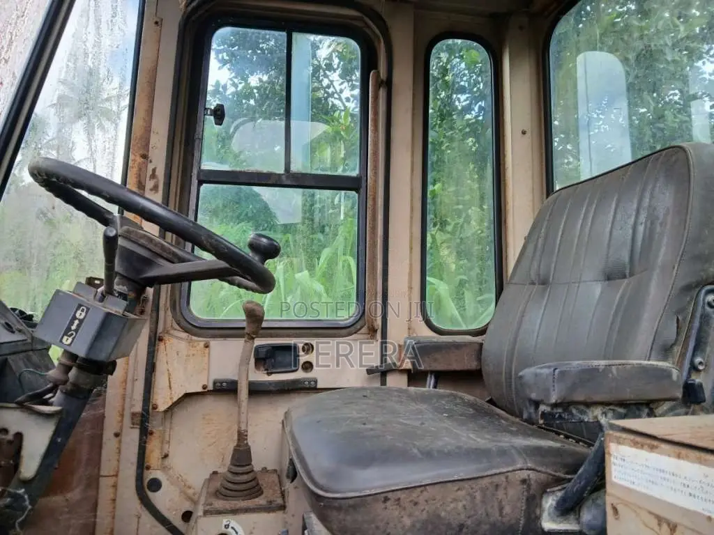 Hitachi LX 80 2014 Heavy-Duty (Used)