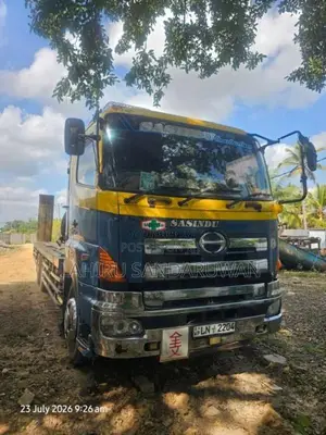 HINO Low Bed 2005 Heavy-Duty (Used)