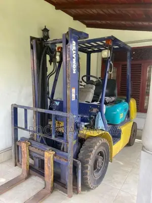 Komatsu Forklift 2015 Heavy-Duty (Used)