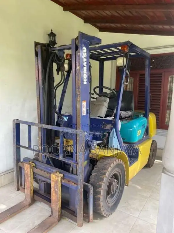 Komatsu Forklift 2015 Heavy-Duty (Used)
