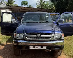Toyota Hilux 2001 Pickup (Used)
