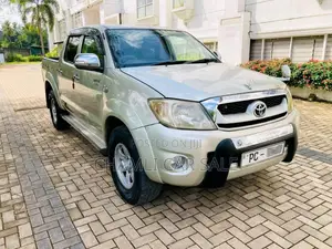 Toyota Hilux 2011 Pickup (Used)