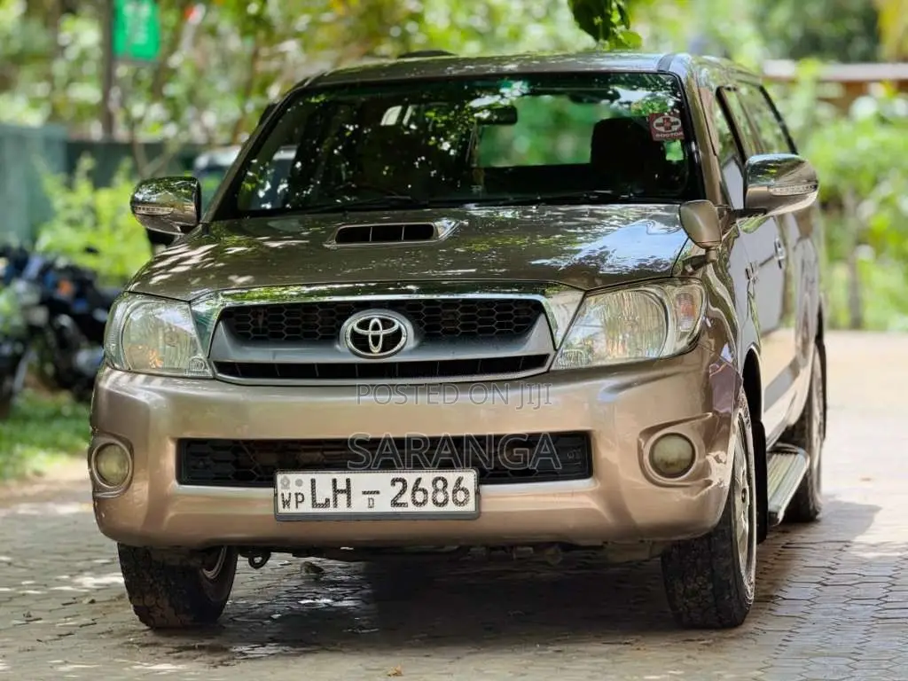 Toyota Hilux 2010 Pickup (Used)